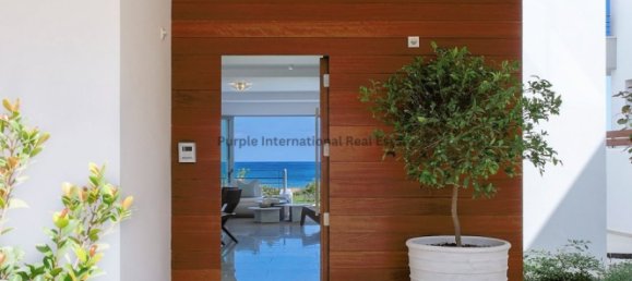 4 bedrooms Villa in Paphos, Cyprus No. 3911 2