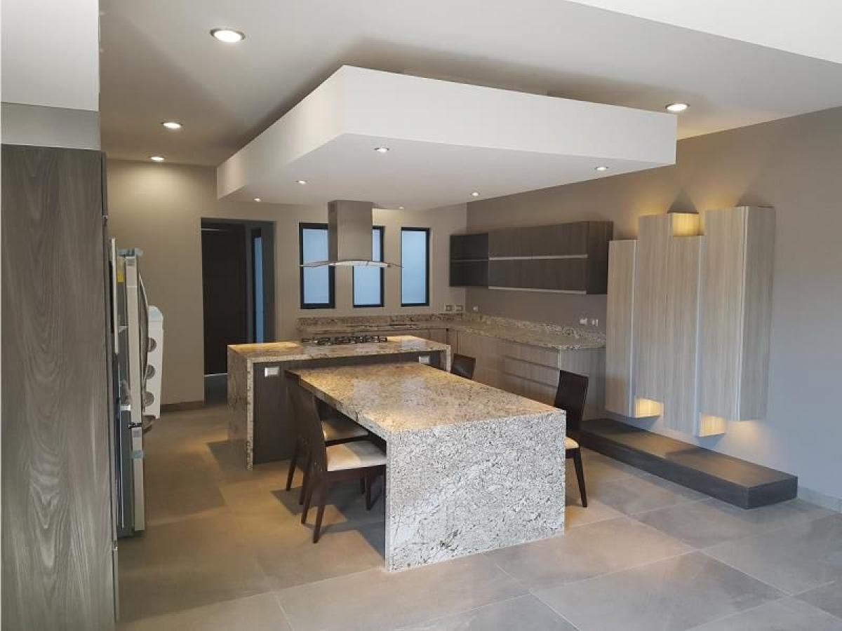 3 bedrooms House in Playa Vicente, Mexico No. 167868