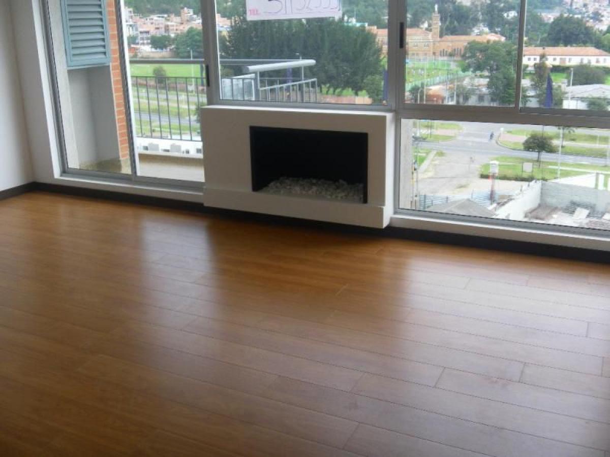 3 bedrooms House in Bogota, Colombia No. 10125