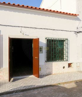 55m² Commercial property in Estremoz, Portugal No. 89187