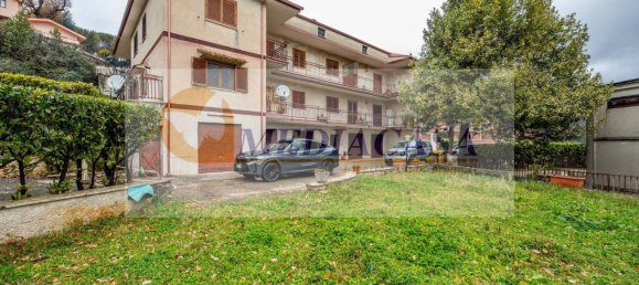 4 bedrooms Apartment in Ciciliano, Italy No. 72602 4