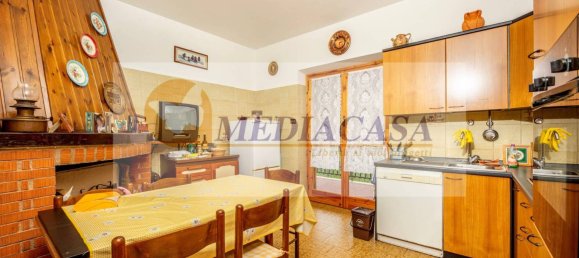4 bedrooms Apartment in Ciciliano, Italy No. 72602 9