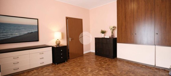 2 bedrooms House in Magenta, Italy No. 307895 4