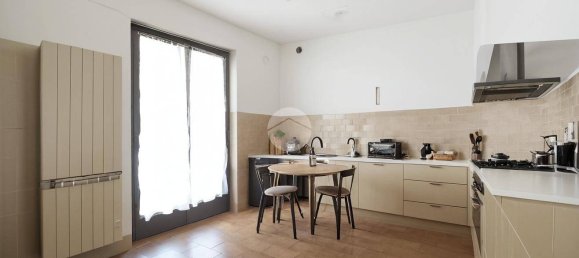 2 bedrooms House in Magenta, Italy No. 307895 3