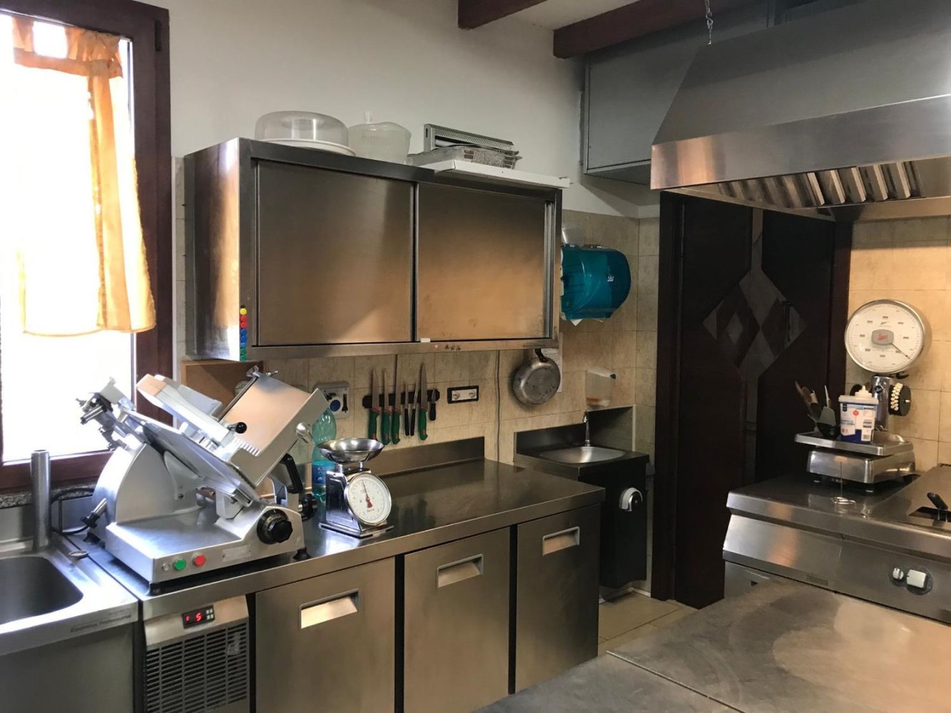 Propiedad comercial en Cossoine, Italy 450 m² No. 105912