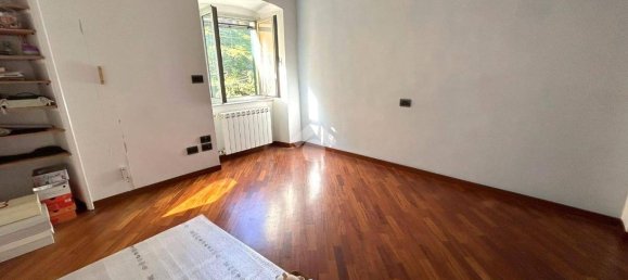 2 bedrooms Apartment in Genoa, Italy No. 127620 6