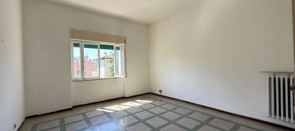 5 rooms Apartment in Foligno, Italy No. 306854 4