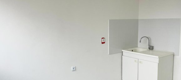 Studio in Amiens, France, Nr. 45695 2