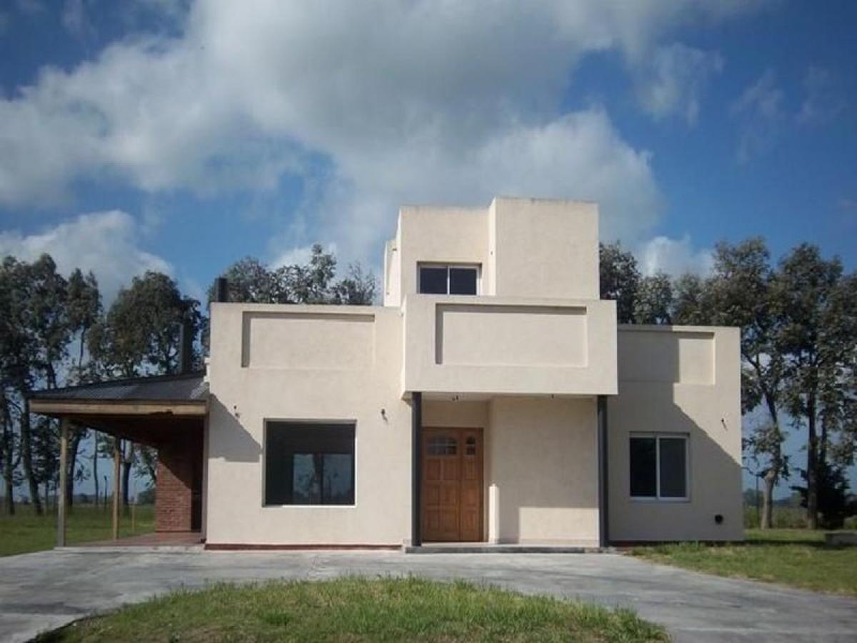 3 bedrooms House in Presidente Peron, Argentina No. 86197