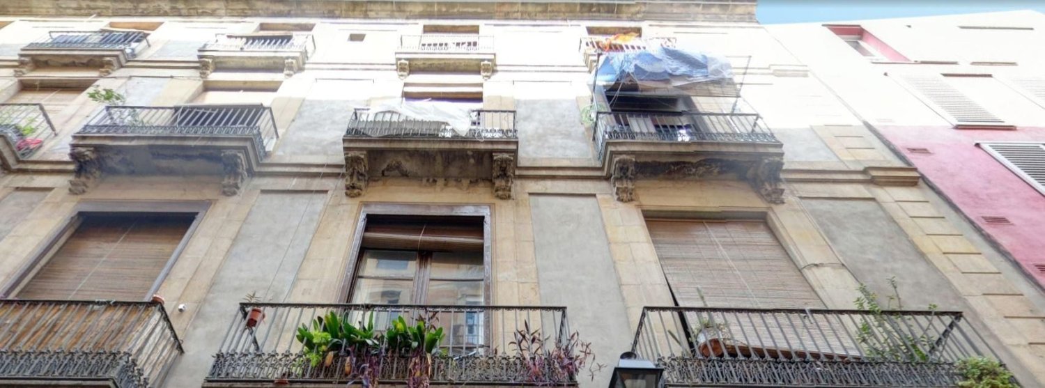 Apartamento de 2 dormitorios en Ciudad Vieja, Spain No. 73197