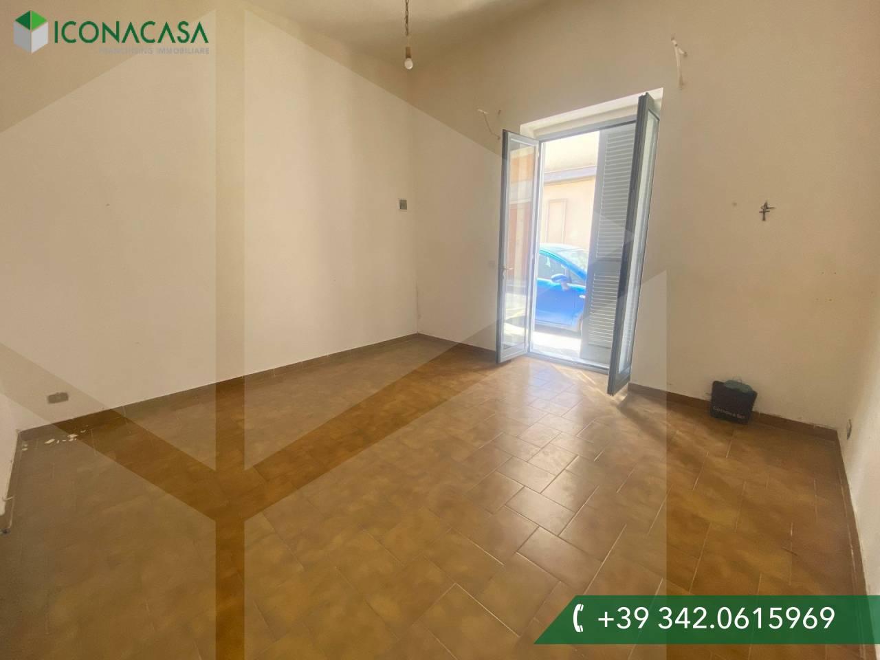 Квартира с 2 комнатами в Битонто, Италия № 29076