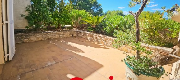 Квартира с 3 комнатами в Сен-Сир-сюр-Мер, Франция № 337613 3