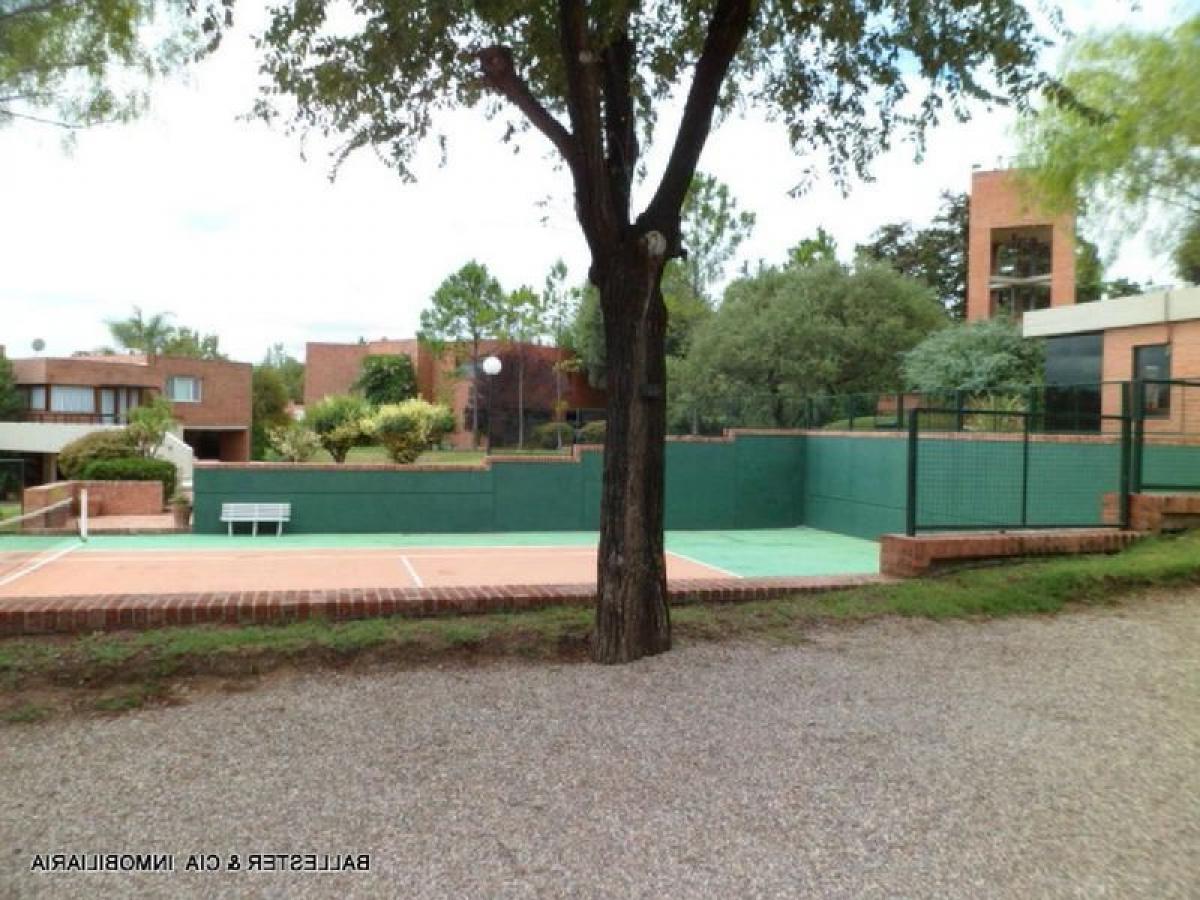 Дом с 3 спальнями в Кордоба, Аргентина № 57731