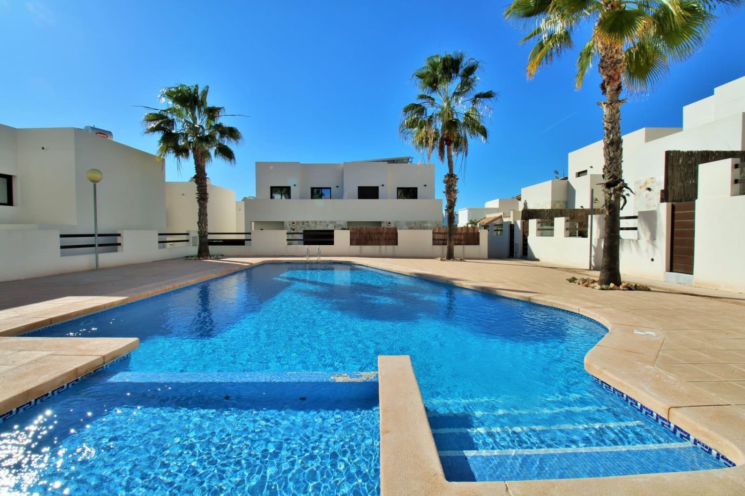 2 bedrooms Villa in Alicante, Spain No. 181611