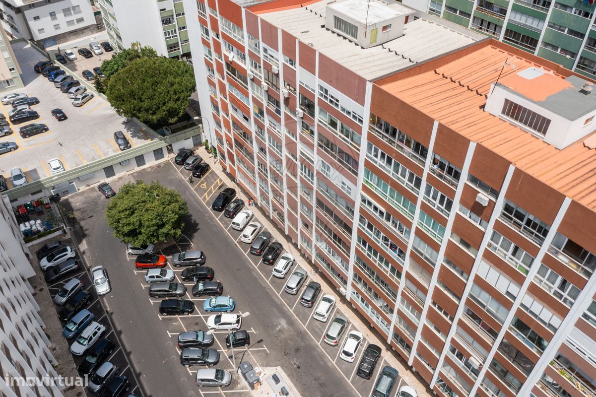 3 bedrooms Apartment in Oeiras, Portugal No. 320533