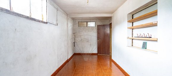 Casa de 4 dormitorios en Miranda do Corvo, Portugal No. 37033 2