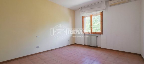 4 bedrooms Apartment in Imola, Italy No. 330616 18