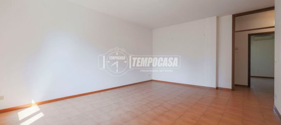 4 bedrooms Apartment in Imola, Italy No. 330616 4