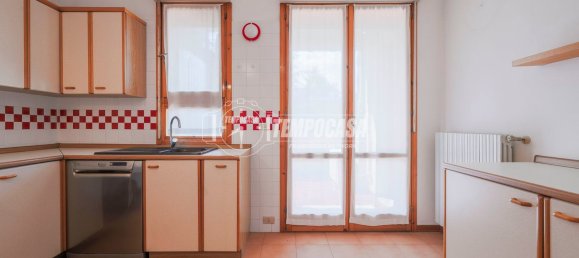 4 bedrooms Apartment in Imola, Italy No. 330616 9