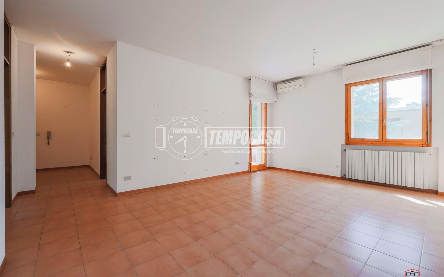 4 bedrooms Apartment in Imola, Italy No. 330616
