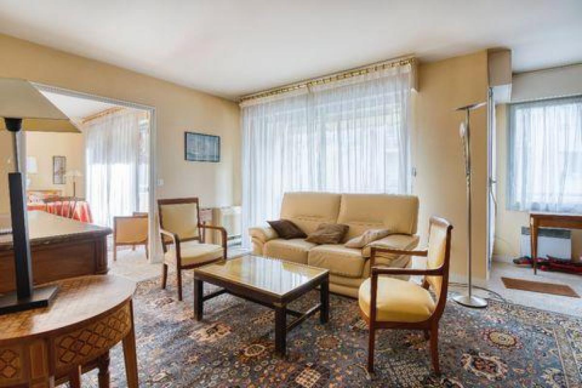 2 bedrooms Apartment in Bordeaux, France No. 12919