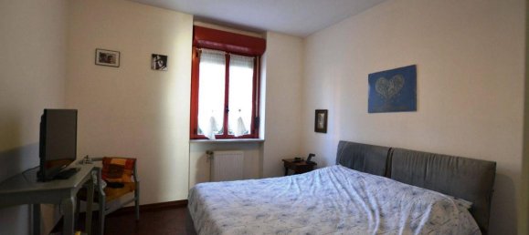 Квартира с 2 комнатами в Биелла, Италия № 38182 15