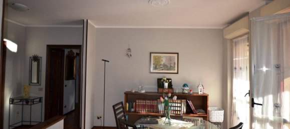 Квартира с 2 комнатами в Биелла, Италия № 38182 3