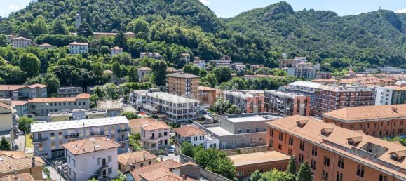 Villa de 2 dormitorios en Como, Italy No. 238778 37