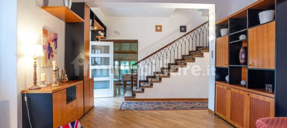 Villa de 2 dormitorios en Como, Italy No. 238778 3