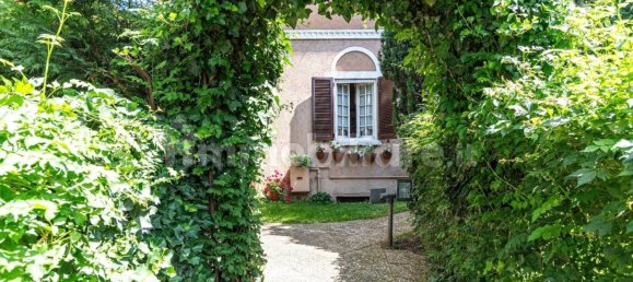 Villa de 2 dormitorios en Como, Italy No. 238778 31