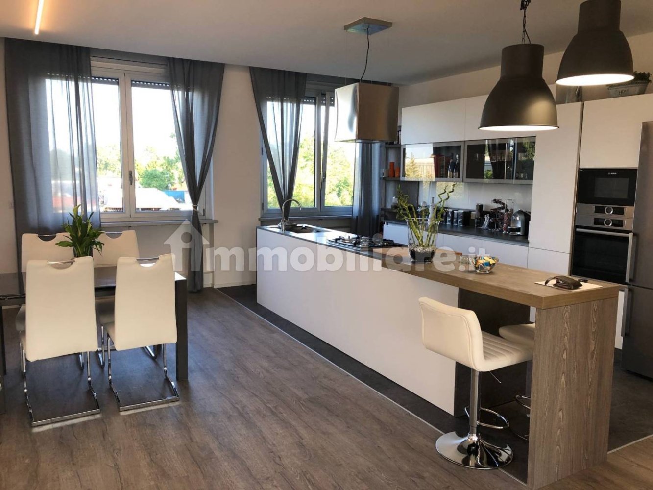 5 rooms Office in Settimo Milanese, Italy No. 254818