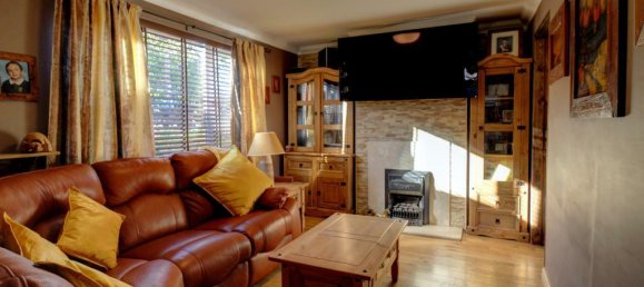 3 bedrooms House in Gravesend, United Kingdom No. 10732 4