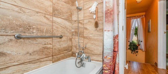 3 bedrooms House in Gravesend, United Kingdom No. 10732 21