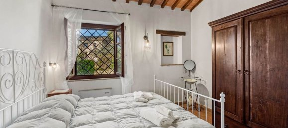 27 rooms House in Tuoro sul Trasimeno, Italy No. 54185 35