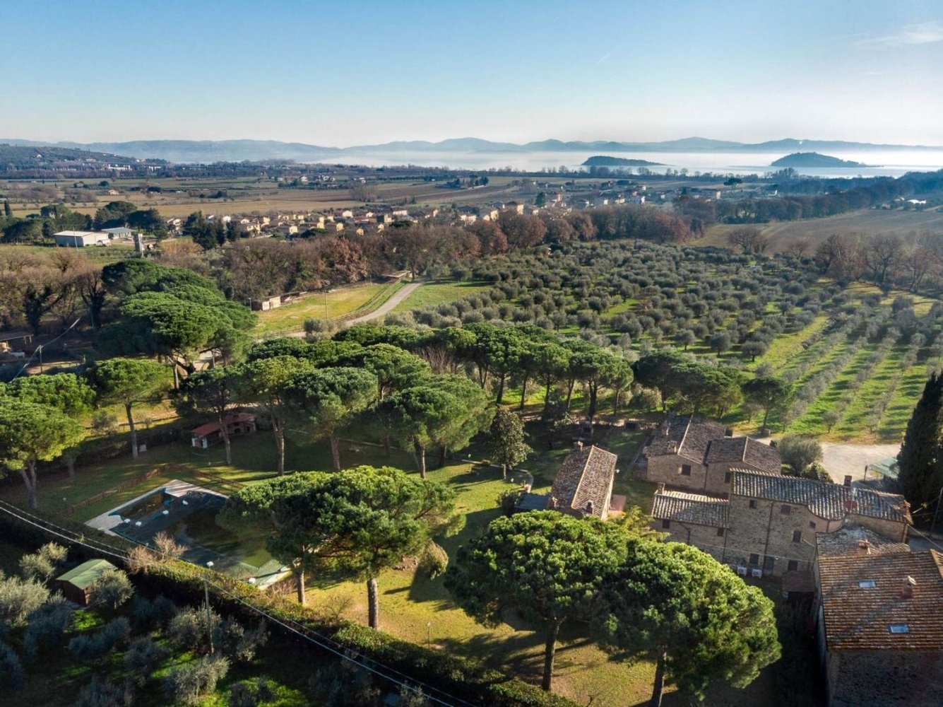 27 rooms House in Tuoro sul Trasimeno, Italy No. 54185