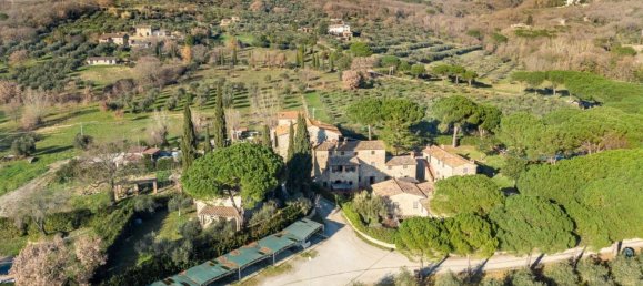 27 rooms House in Tuoro sul Trasimeno, Italy No. 54185 48