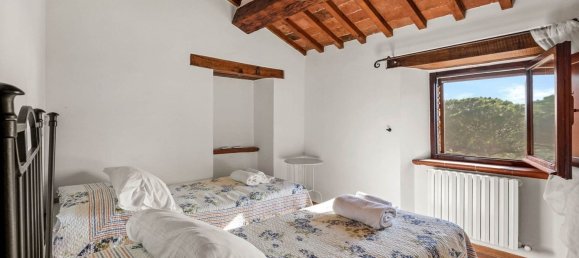 27 rooms House in Tuoro sul Trasimeno, Italy No. 54185 37