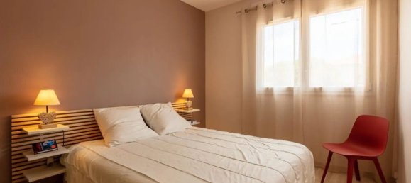 Apartamento de 2 dormitorios en Hyeres, France No. 320847 8
