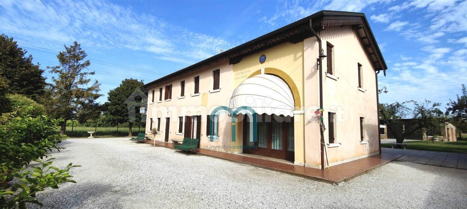 4 غرف نوم فيلا في Spinea, Italy رقم 82120