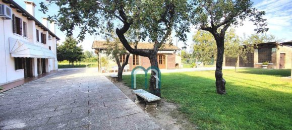 4 غرف نوم فيلا في Spinea, Italy رقم 82120 17