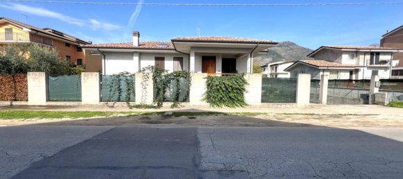 Villa de 3 dormitorios en Sora, Italy No. 55824 2
