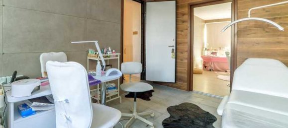 4 bedrooms House in Parekklisia, Cyprus No. 7401 10