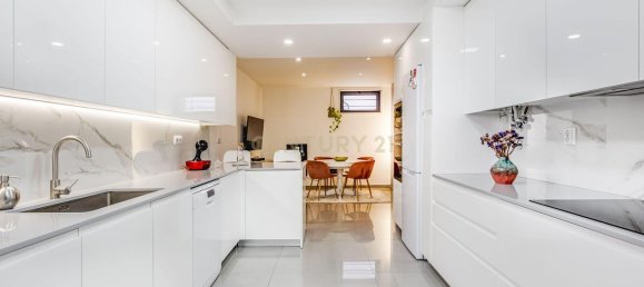 3 Schlafzimmer Haus in Oeiras, Portugal, Nr. 117697 3