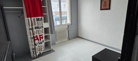 3 bedrooms House in La Roche-sur-Yon, France No. 95951 7