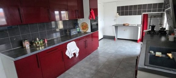 3 bedrooms House in La Roche-sur-Yon, France No. 95951 2