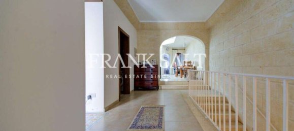 Casa de 4 dormitorios en Ghajnsielem, Malta No. 866 18