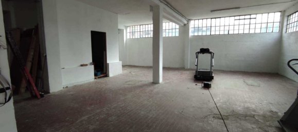 300m² Warehouse in Luni, Italy No. 139778 3