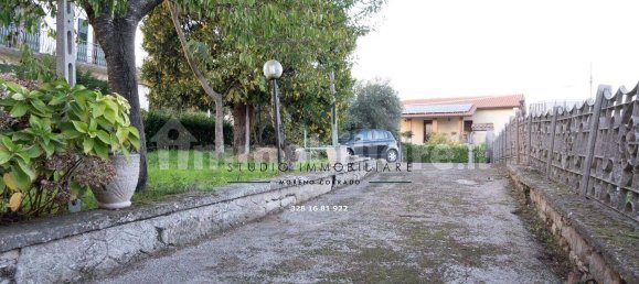 6 bedrooms House in Montemiletto, Italy No. 83215 8