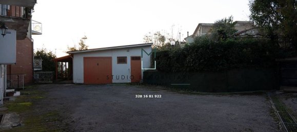 6 bedrooms House in Montemiletto, Italy No. 83215 24