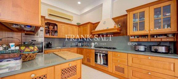 Таунхаус с 4 спальнями в Лия, Мальта № 277 9